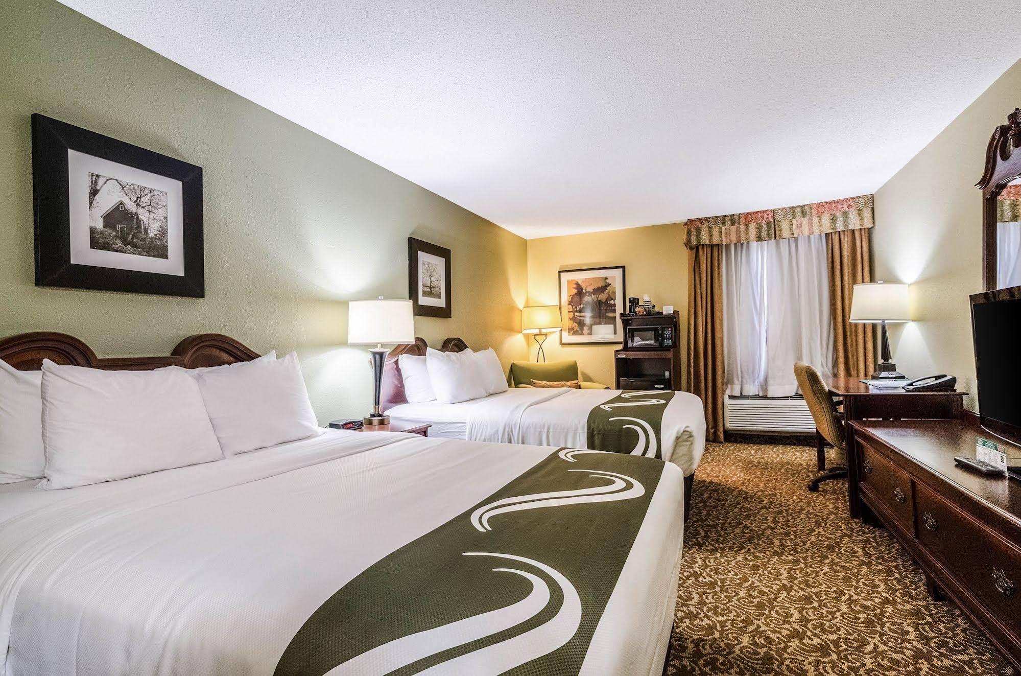 Quality Inn Whiteville North Buitenkant foto