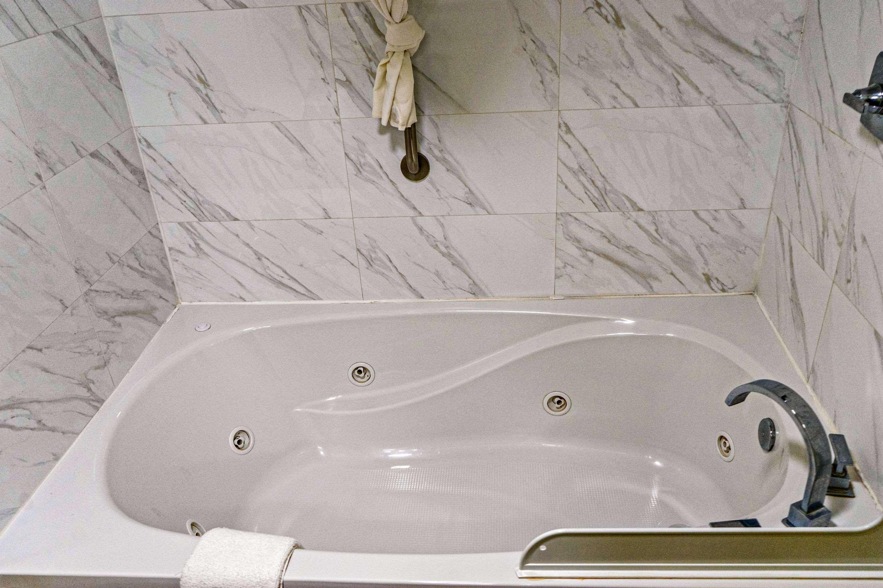 Quality Inn Whiteville North Buitenkant foto